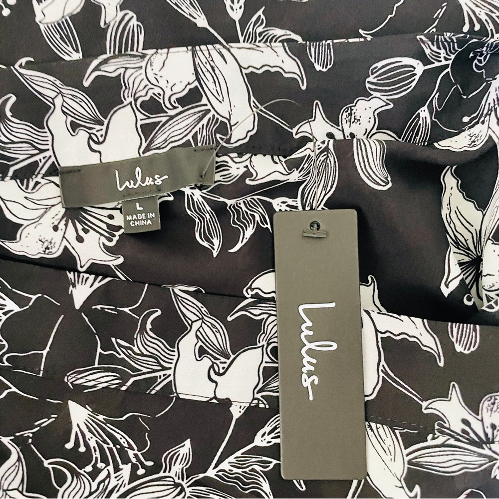 NWT Lulu’s Black and White Floral High Rise Midi Skirt - Picture 3 of 5